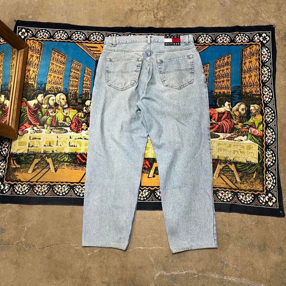 Vintage light Blue wash Tommy Hilfiger jeans Size 34x29 baggy straight fit
